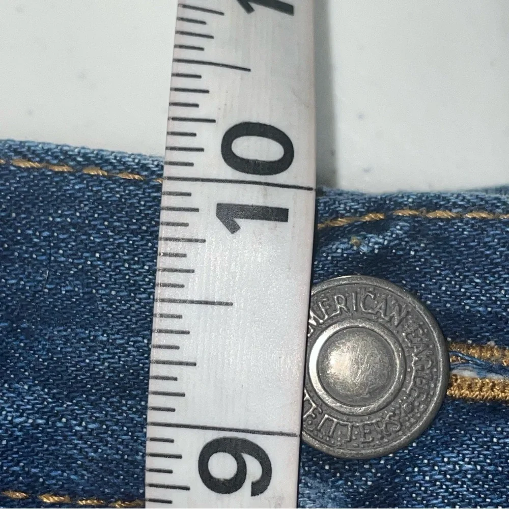 American Eagle relaxed straight men’s cut off jean shorts